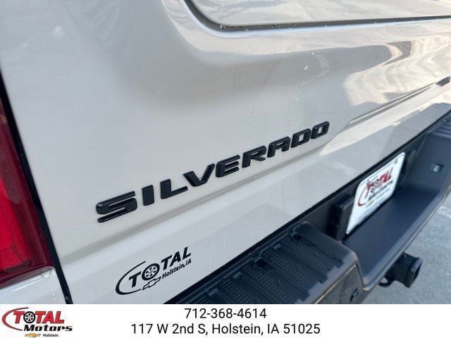 New 2026 Chevrolet Silverado 1500 ZR2 w/ Dark Appearance Package AWD/4WD image 10