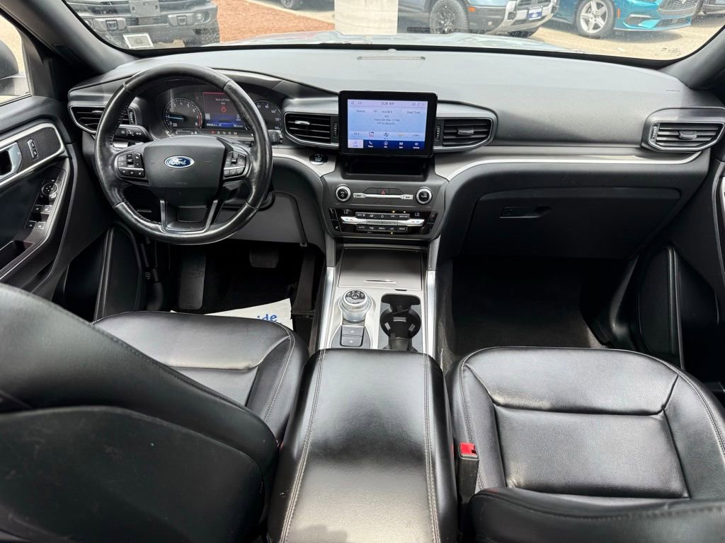 Used 2020 Ford Explorer XLT w/ Equipment Group 202A AWD/4WD image 25