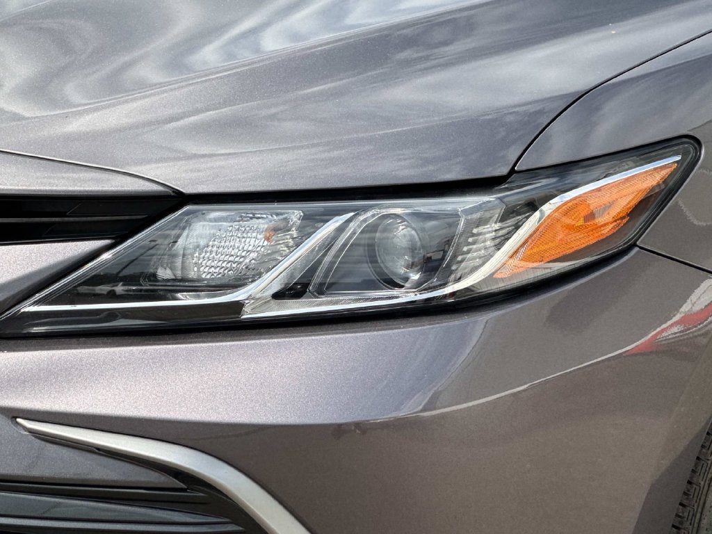 Used 2022 Toyota Camry LE w/ Convenience Package FWD image 4
