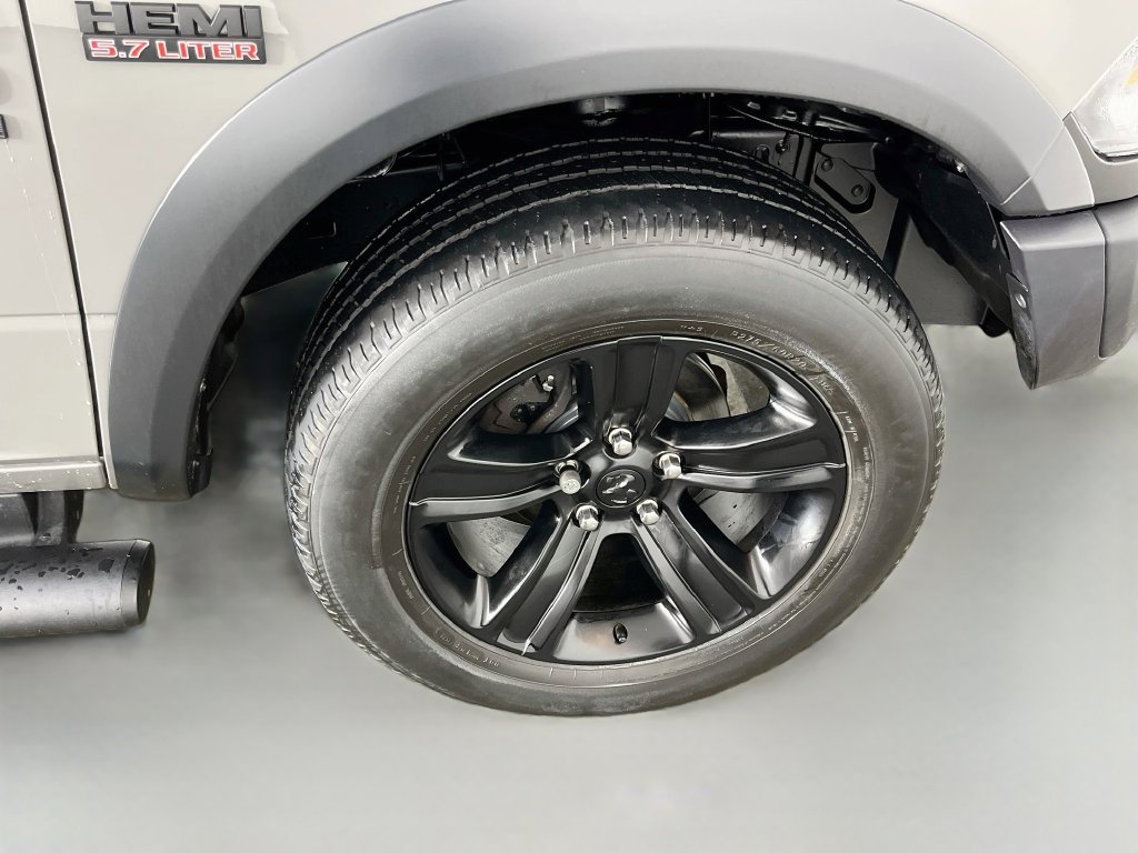 Used 2022 RAM 1500 Warlock w/ Ceramic Grey Warlock Package AWD/4WD image 33