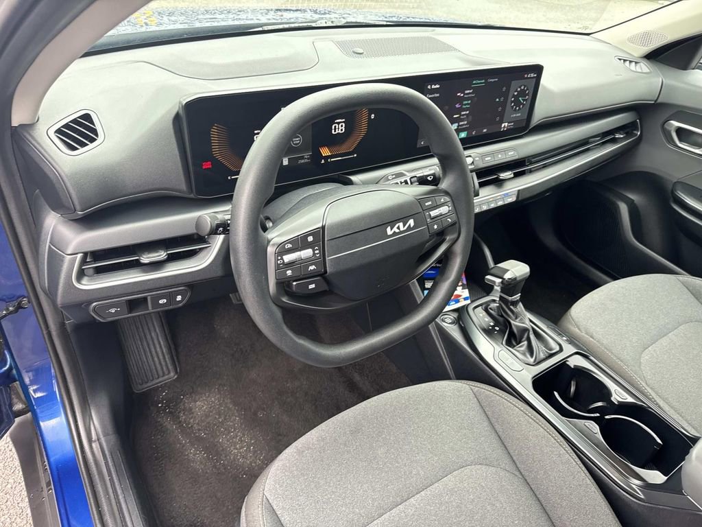 Used 2025 Kia K4 FWD image 17