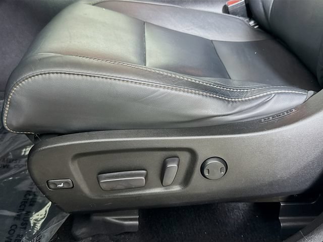 Used 2017 Toyota Highlander XLE w/ Carpet Mat Package AWD/4WD image 16