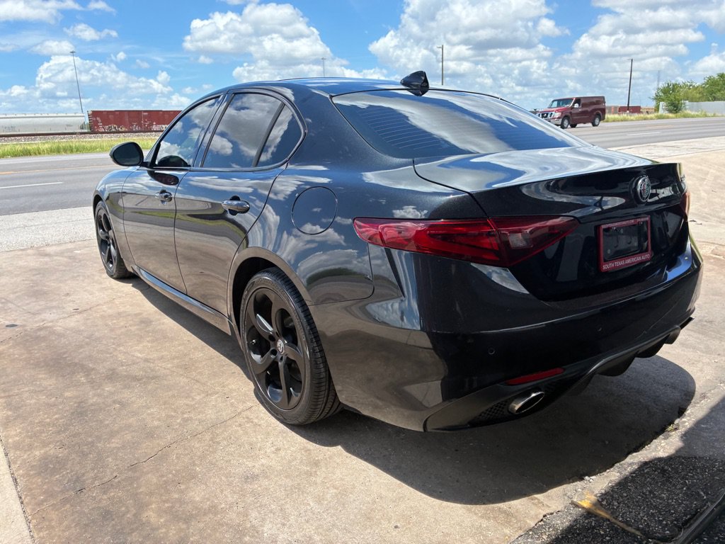 Used 2017 Alfa Romeo Giulia RWD image 24