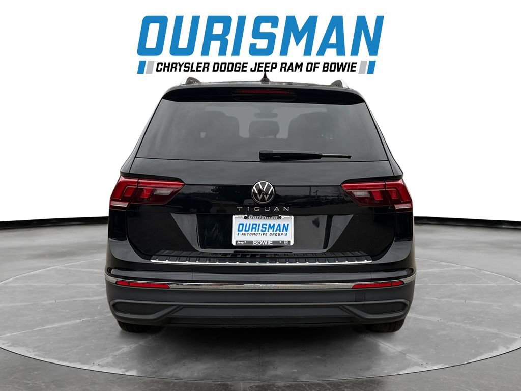 Used 2024 Volkswagen Tiguan Wolfsburg Edition image 5