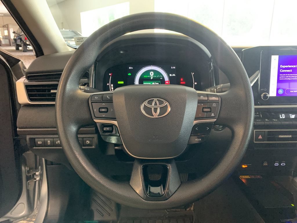 Used 2025 Toyota Camry LE w/ Convenience Package FWD image 26