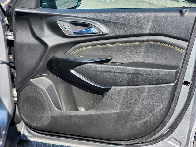 Used 2024 Chevrolet Trax LT image 10