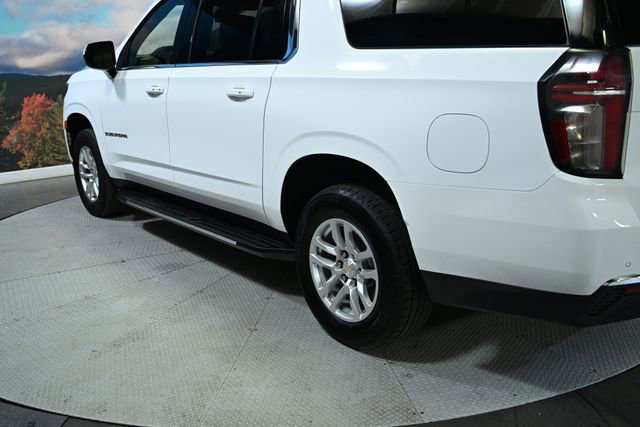 Used 2024 Chevrolet Suburban LT AWD/4WD image 7