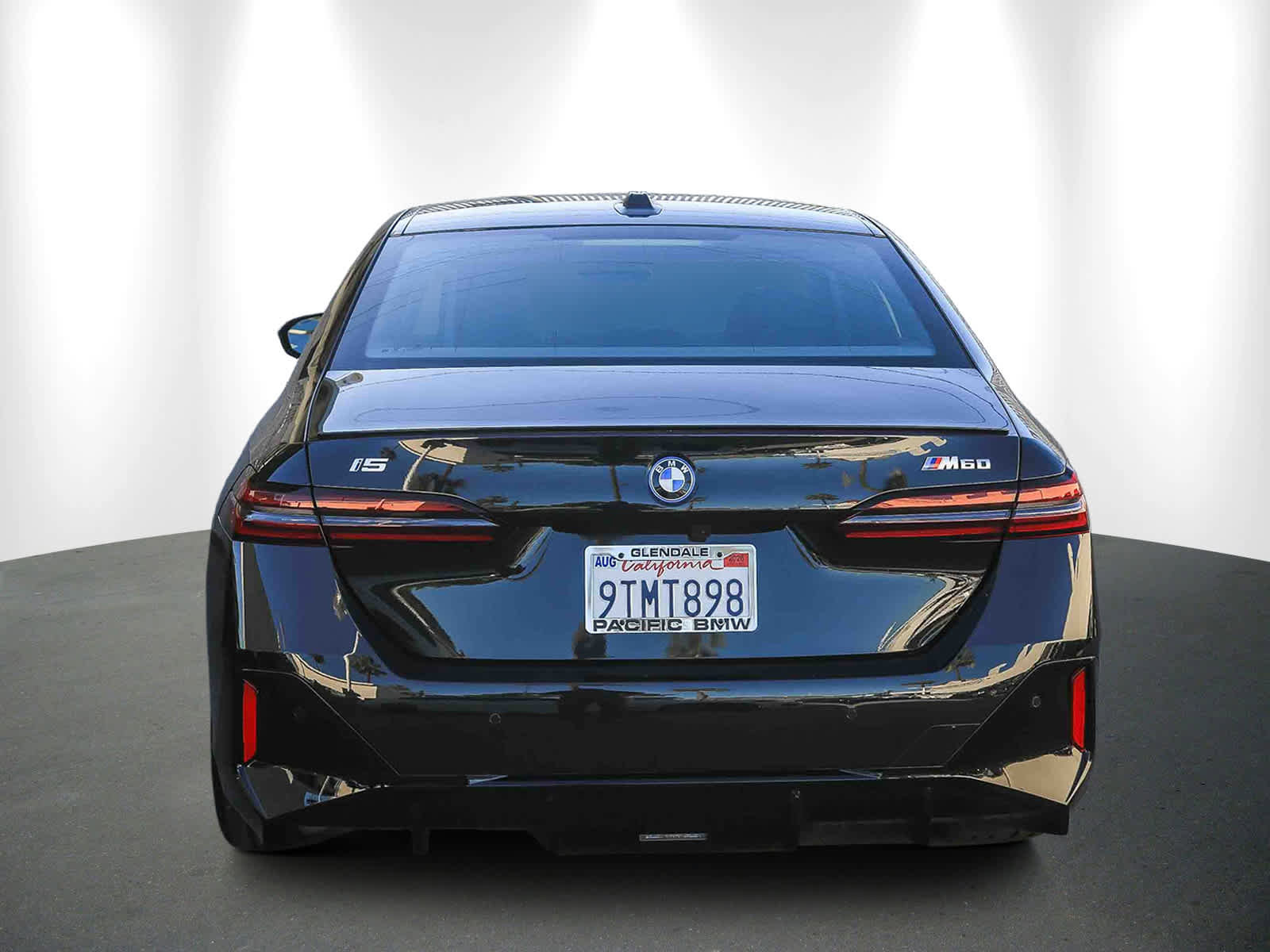 Used 2025 BMW i5 M60 w/ Premium Package image 5