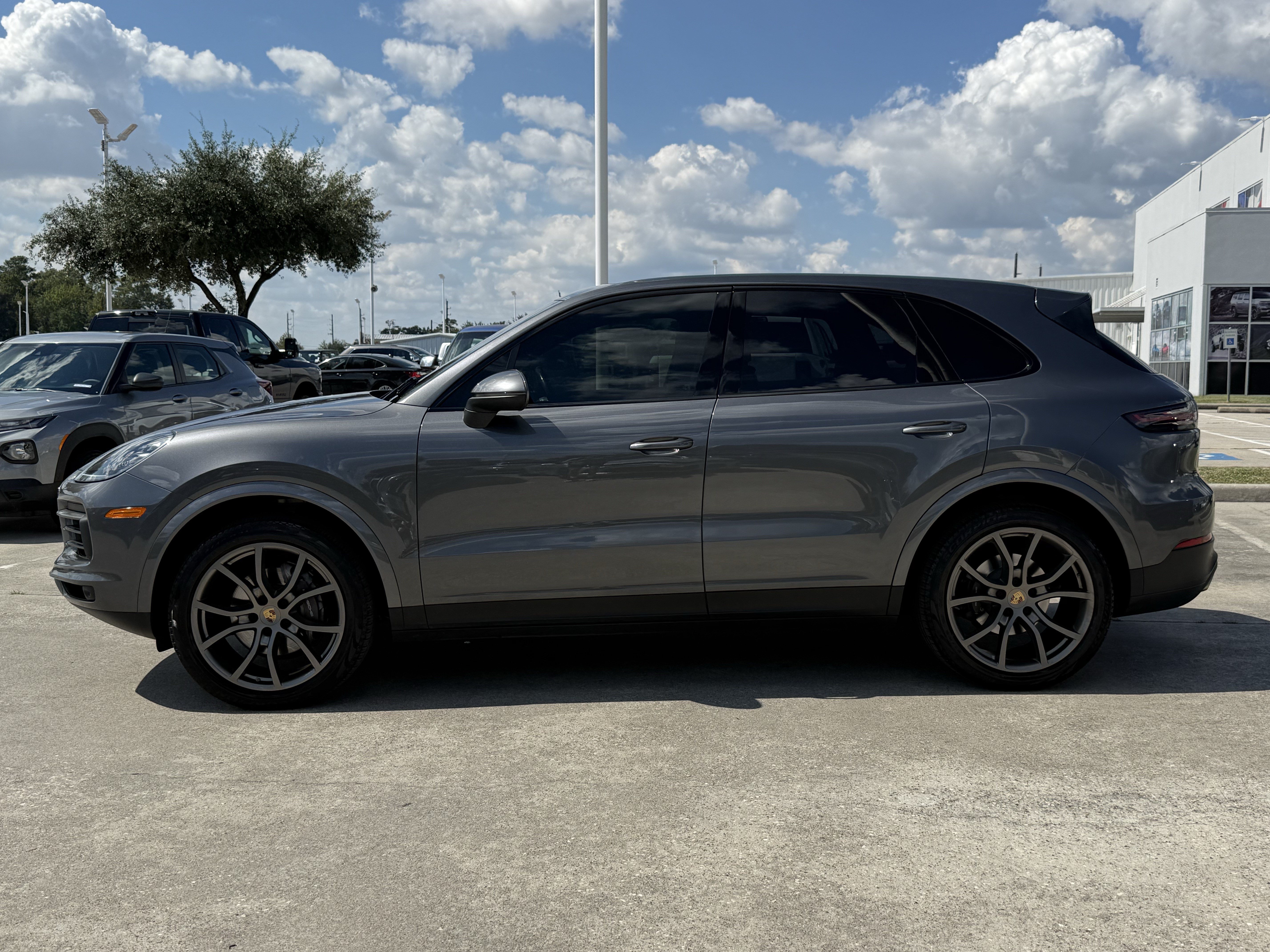 Used 2020 Porsche Cayenne AWD/4WD image 8
