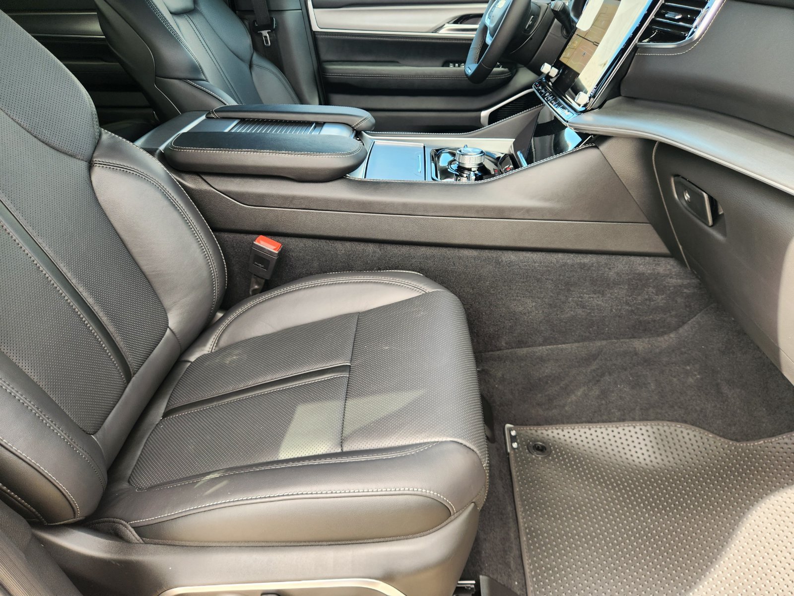 New 2026 Jeep Grand Wagoneer Limited AWD/4WD image 13