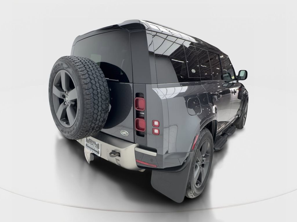Used 2022 Land Rover Defender 110 X-Dynamic SE AWD/4WD image 7