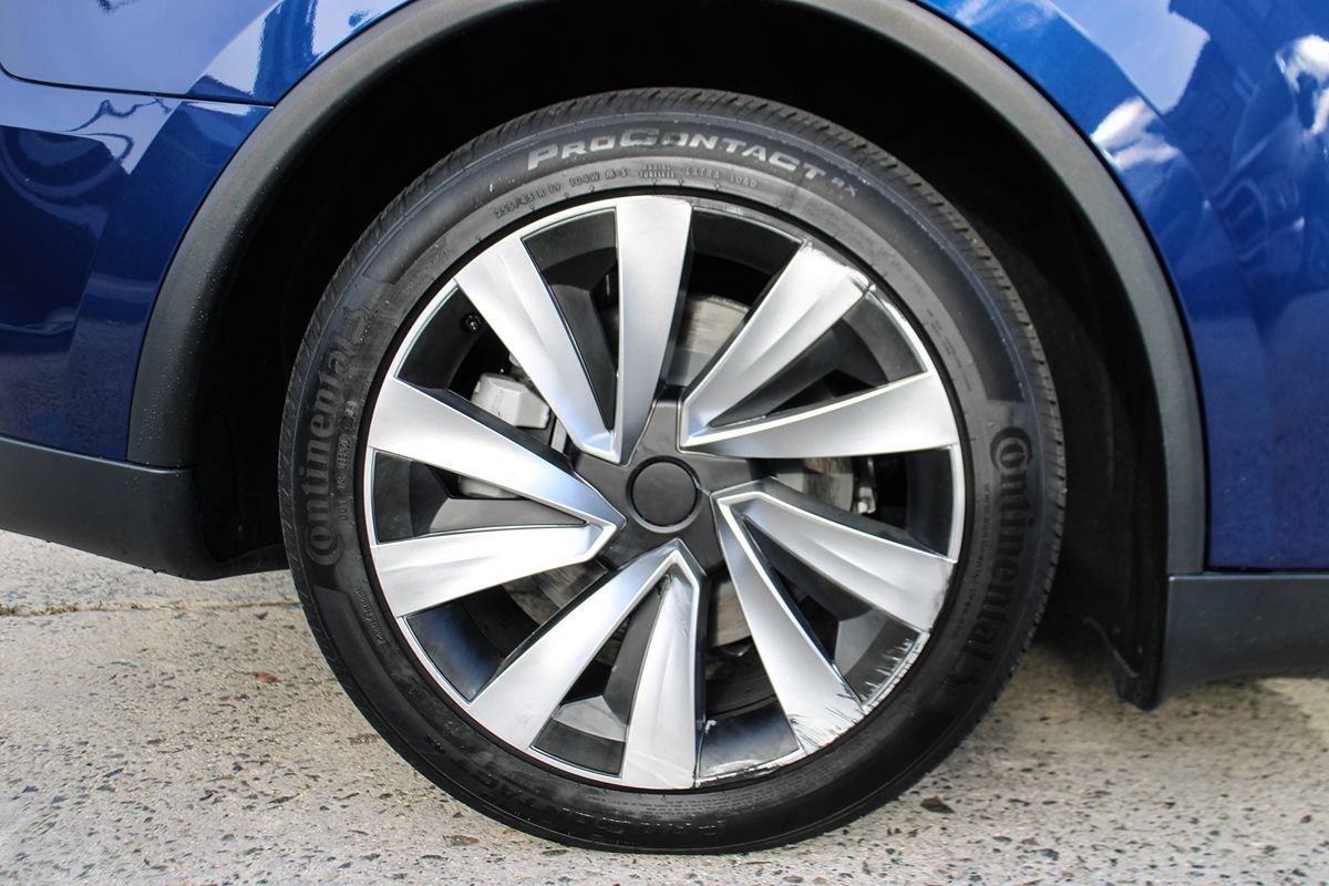 Used 2026 Tesla Model Y Long Range AWD/4WD image 37
