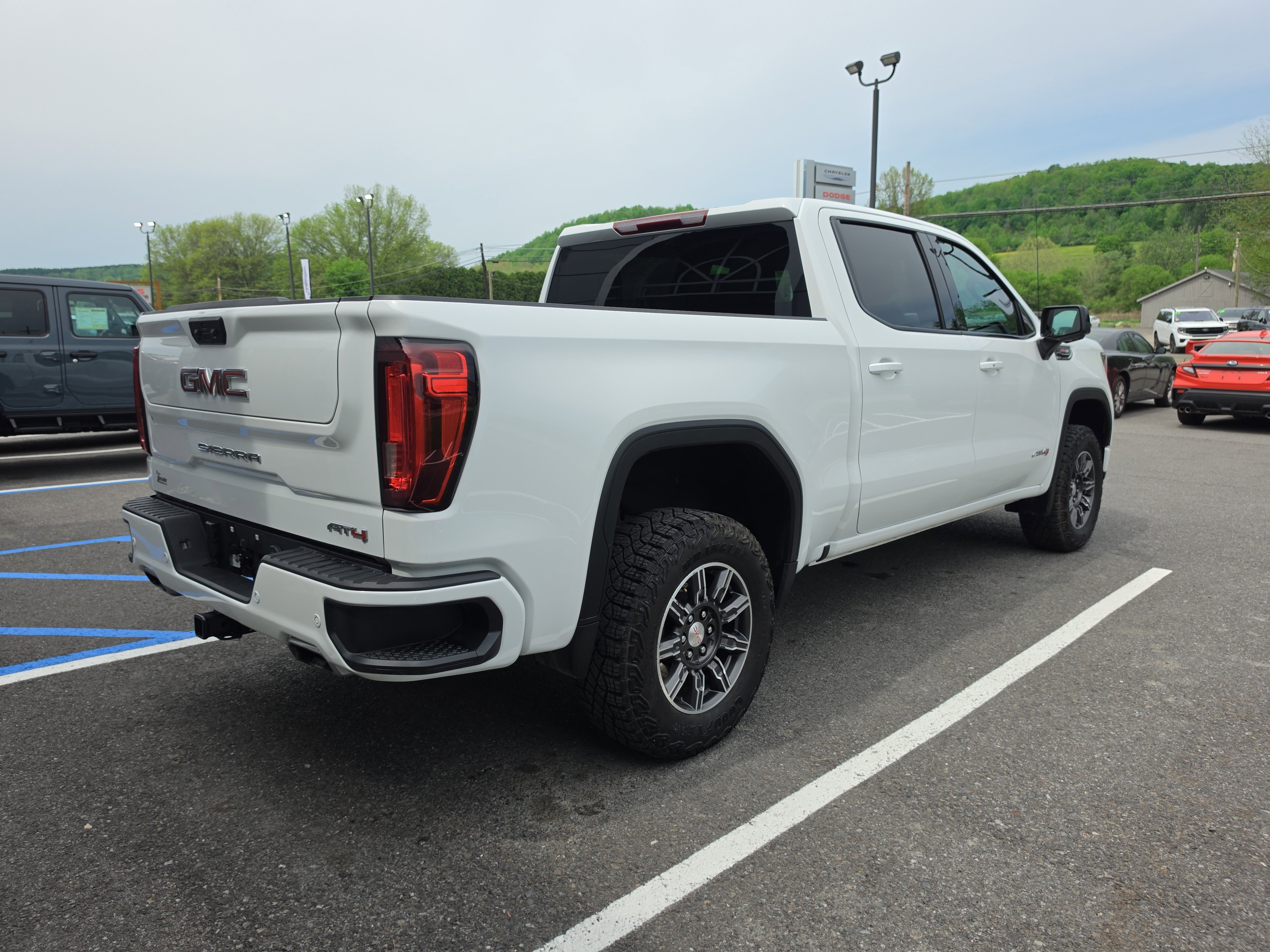 Used 2025 GMC Sierra 1500 AT4 AWD/4WD image 3