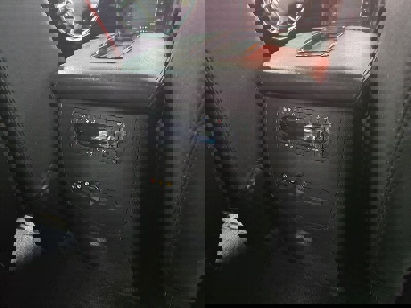 Used 2013 GMC Yukon XL Denali image 21