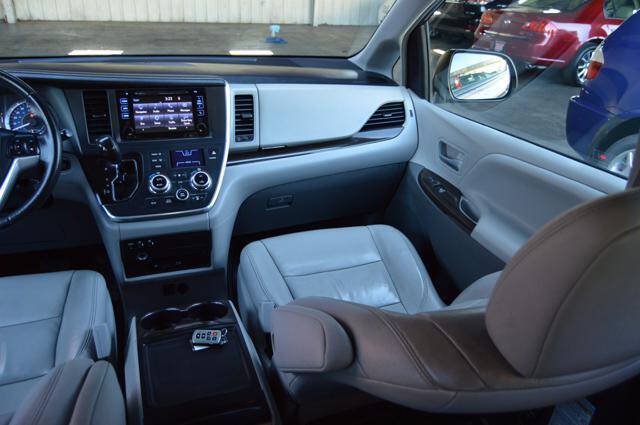 Used 2015 Toyota Sienna XLE Premium AWD/4WD image 60