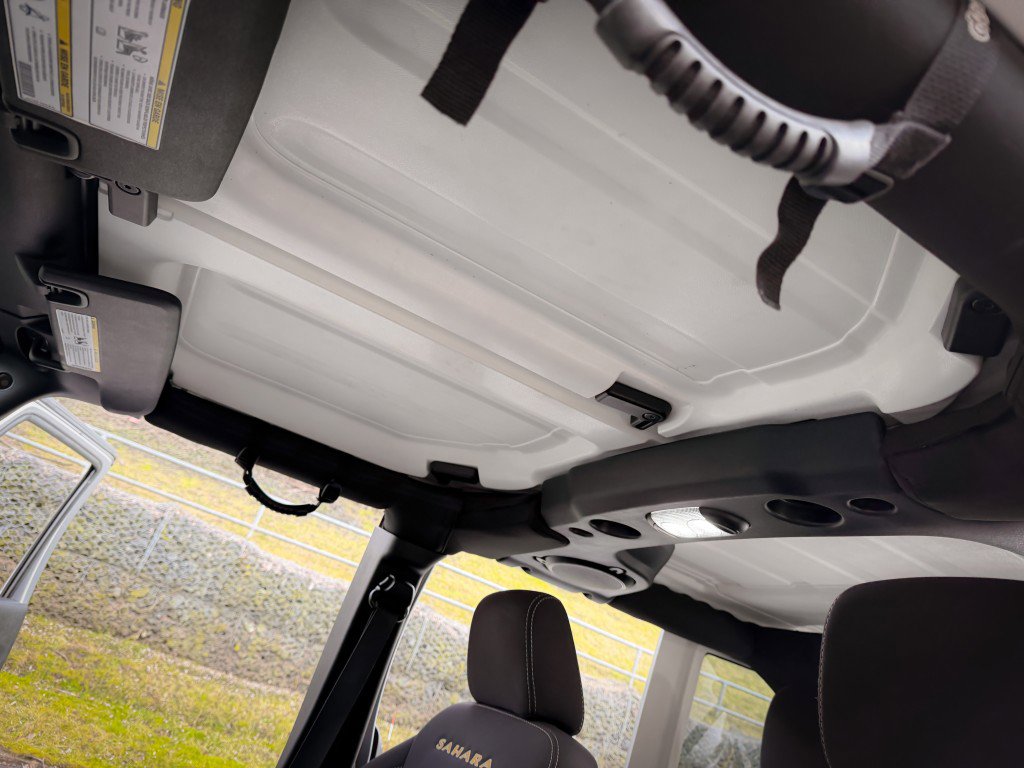 Used 2013 Jeep Wrangler Unlimited Sahara w/ Connectivity Group image 22