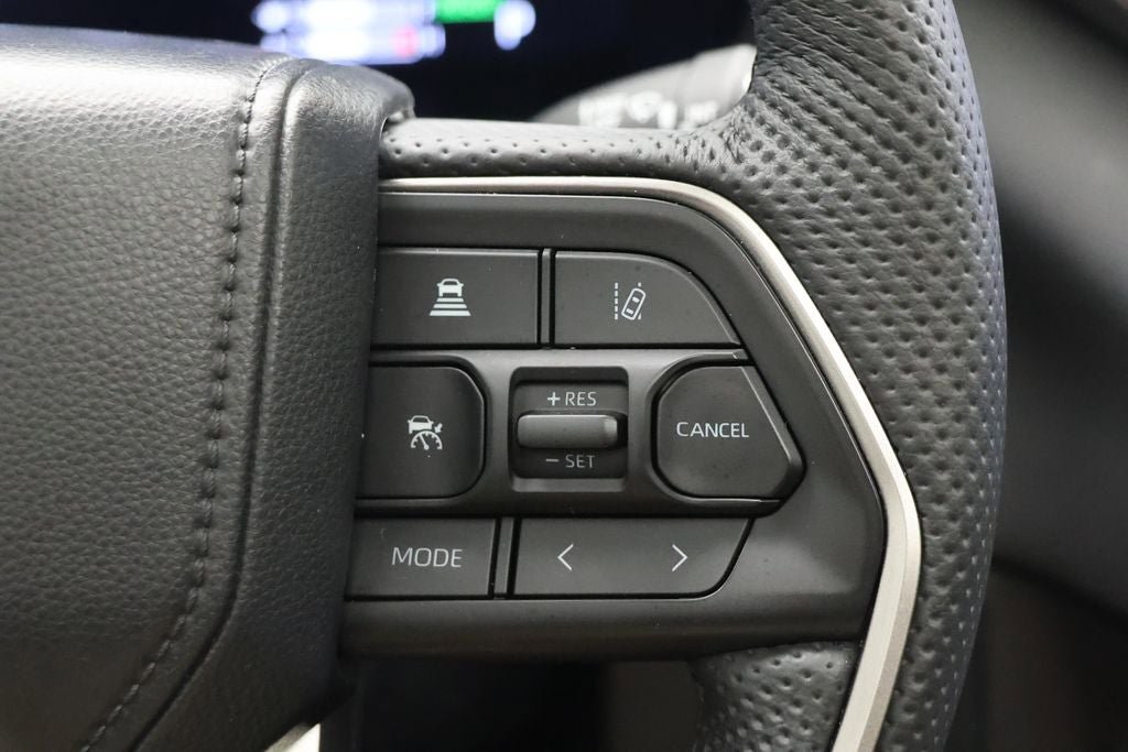 Used 2025 Toyota Sequoia Limited AWD/4WD image 21