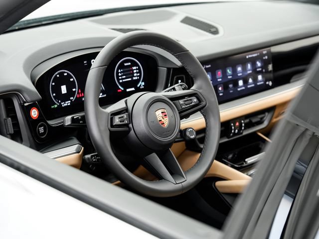 Certified 2026 Porsche Cayenne AWD/4WD image 9