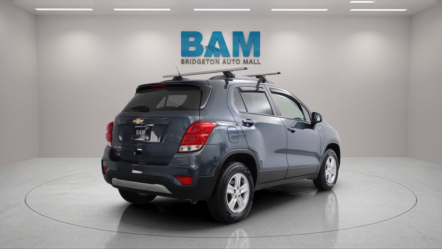 Used 2022 Chevrolet Trax LT w/ LT Convenience Package image 12