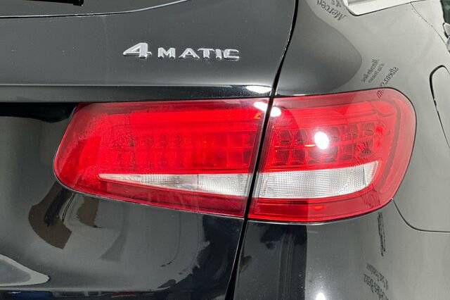 Used 2016 Mercedes-Benz GLC 300 4MATIC image 32