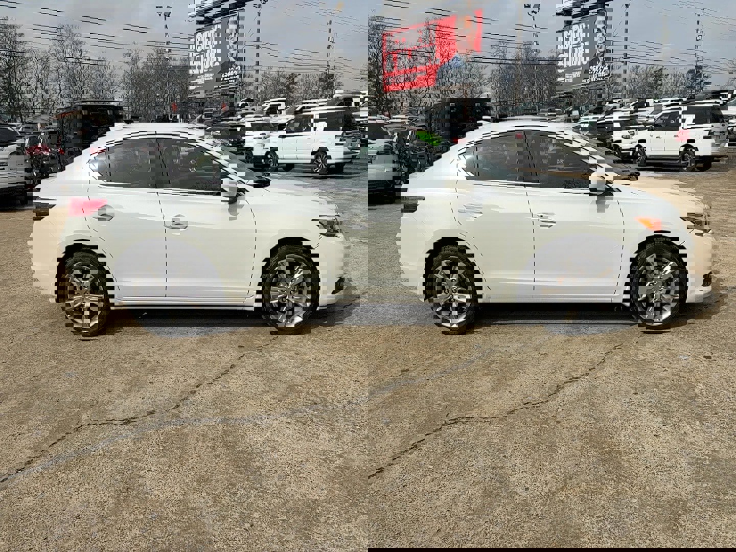 Used 2013 Acura ILX w/ Technology Package image 4