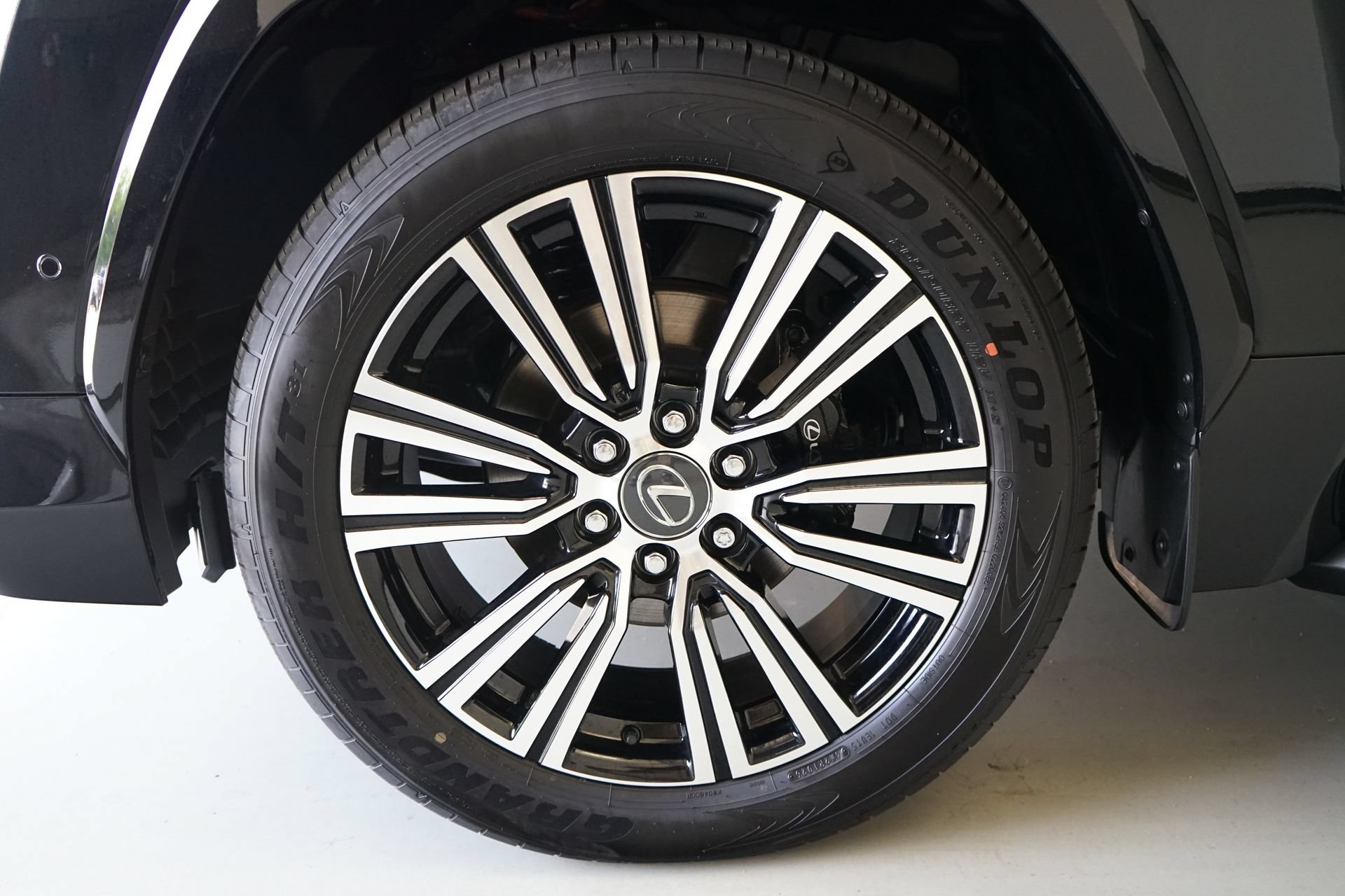 Used 2026 Lexus LX 700h Luxury AWD/4WD image 37