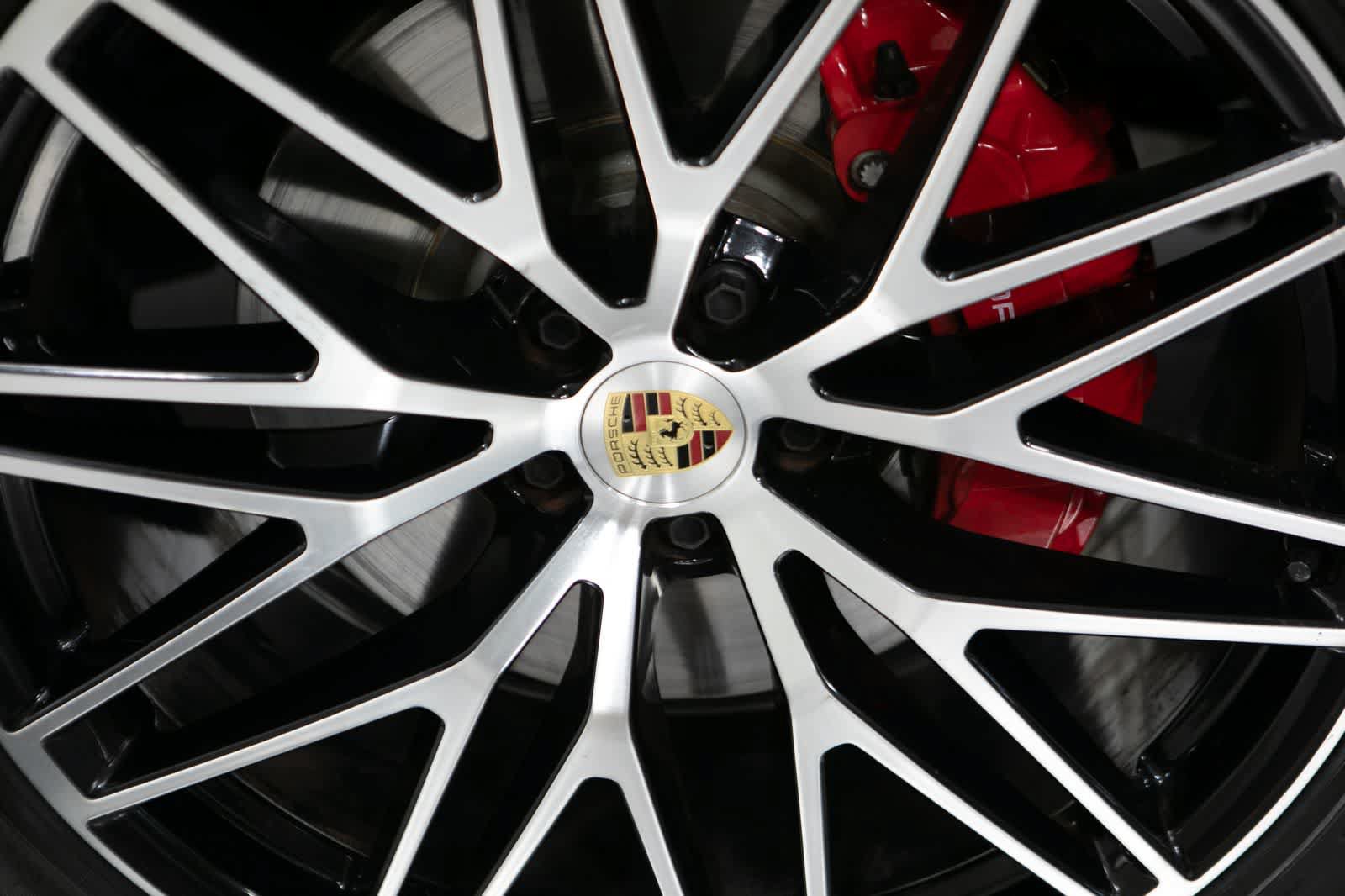 Used 2024 Porsche Macan S AWD/4WD image 11