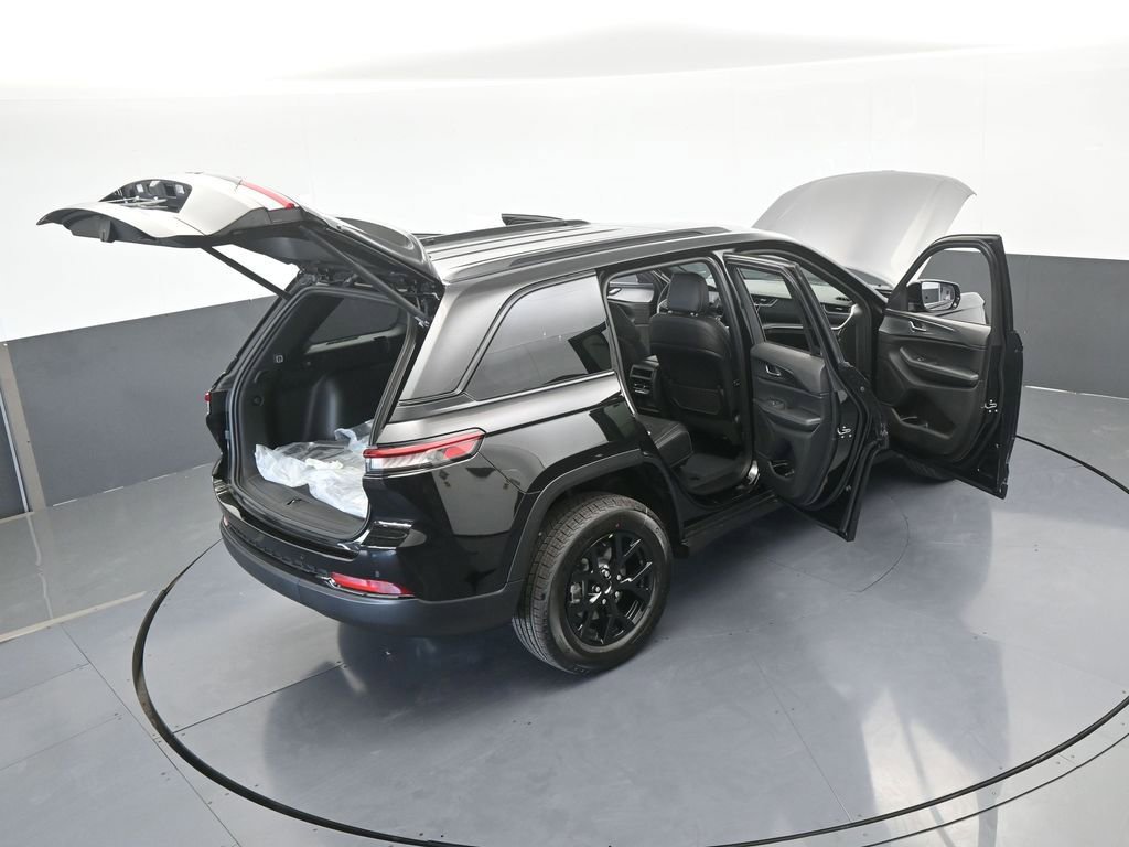 New 2025 Jeep Grand Cherokee Laredo image 60
