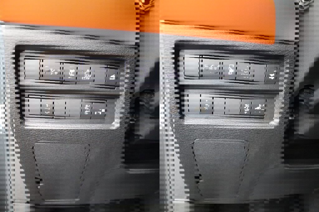 Used 2025 Mitsubishi Outlander SEL image 23