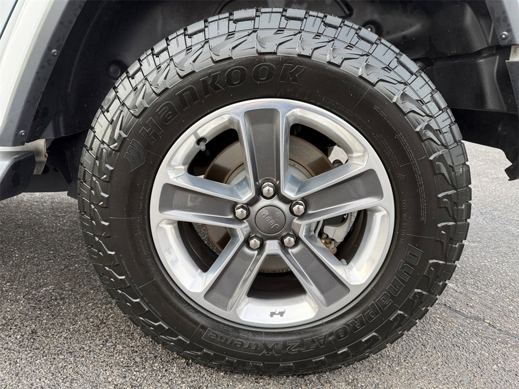 Used 2019 Jeep Wrangler Unlimited Sahara image 16