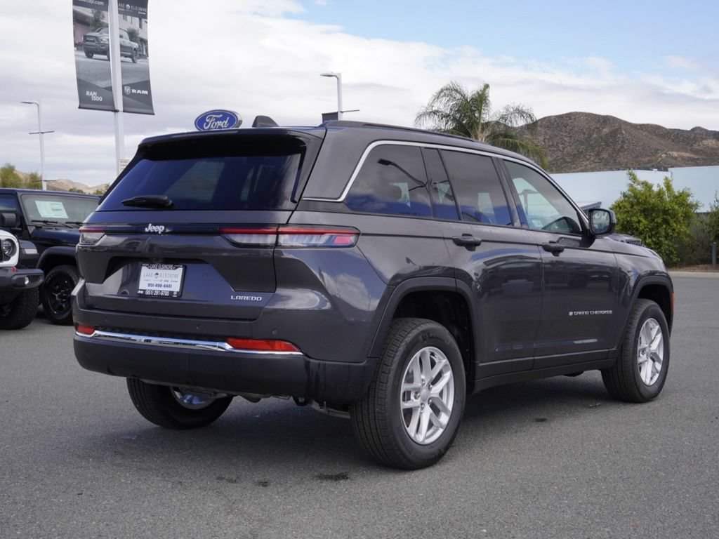 New 2026 Jeep Grand Cherokee Laredo RWD image 4