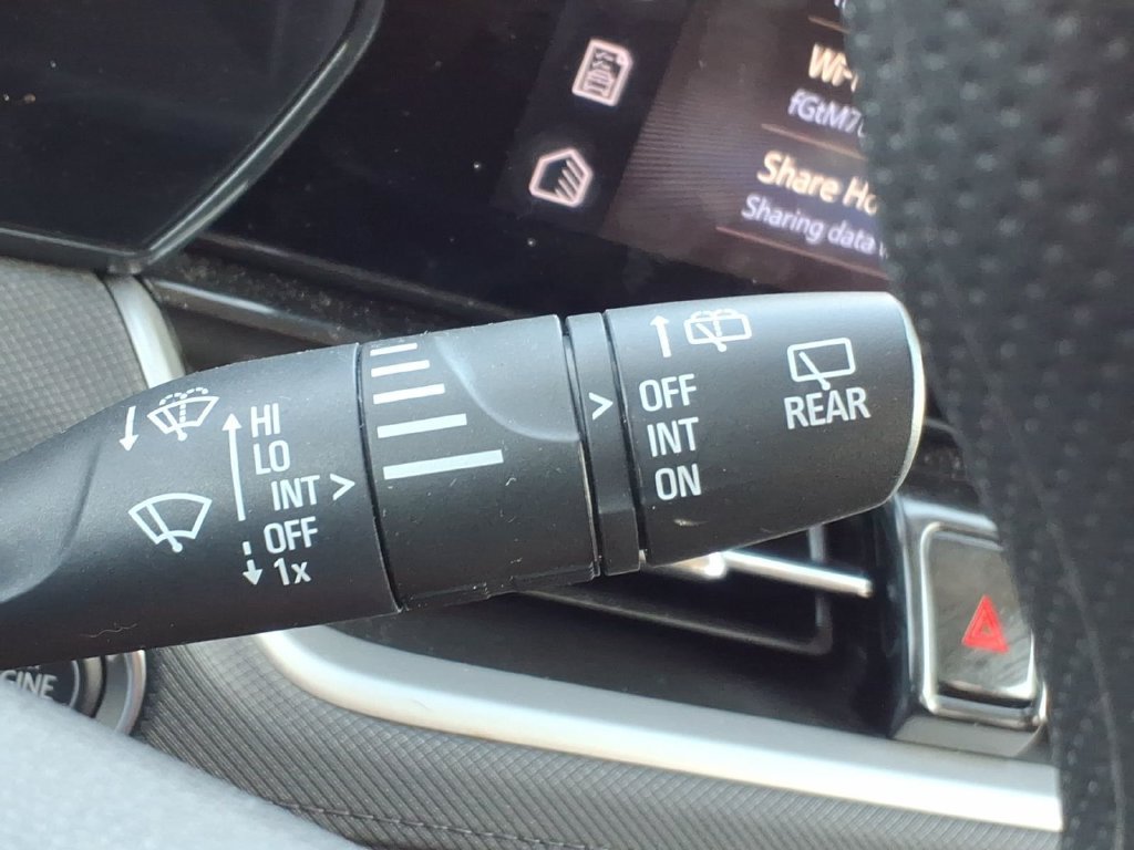 Used 2025 Chevrolet TrailBlazer LT FWD image 32