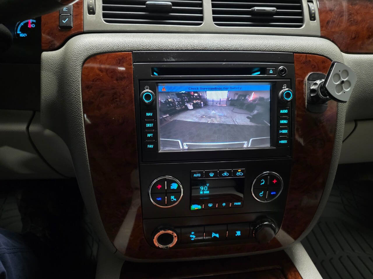 Used 2011 Chevrolet Avalanche LTZ RWD image 23