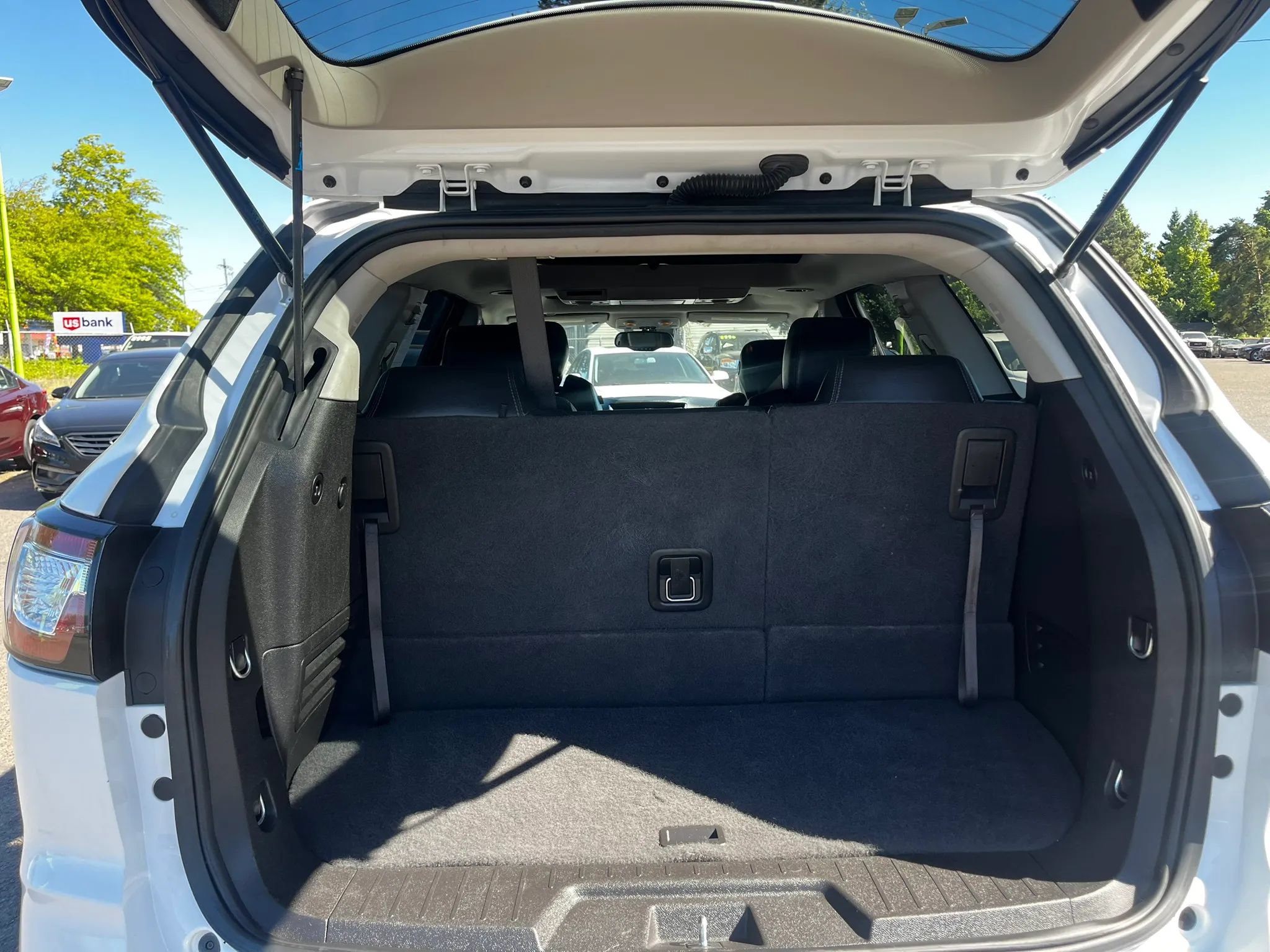 Used 2016 Chevrolet Traverse LTZ AWD/4WD image 17