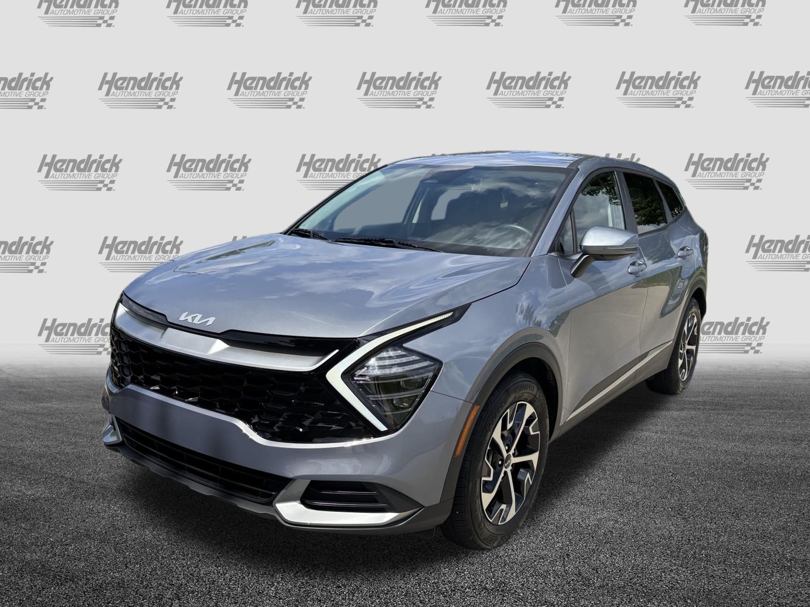 Used 2025 Kia Sportage EX FWD image 5