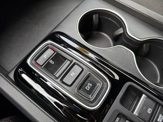 Used 2025 Honda Pilot Sport image 31