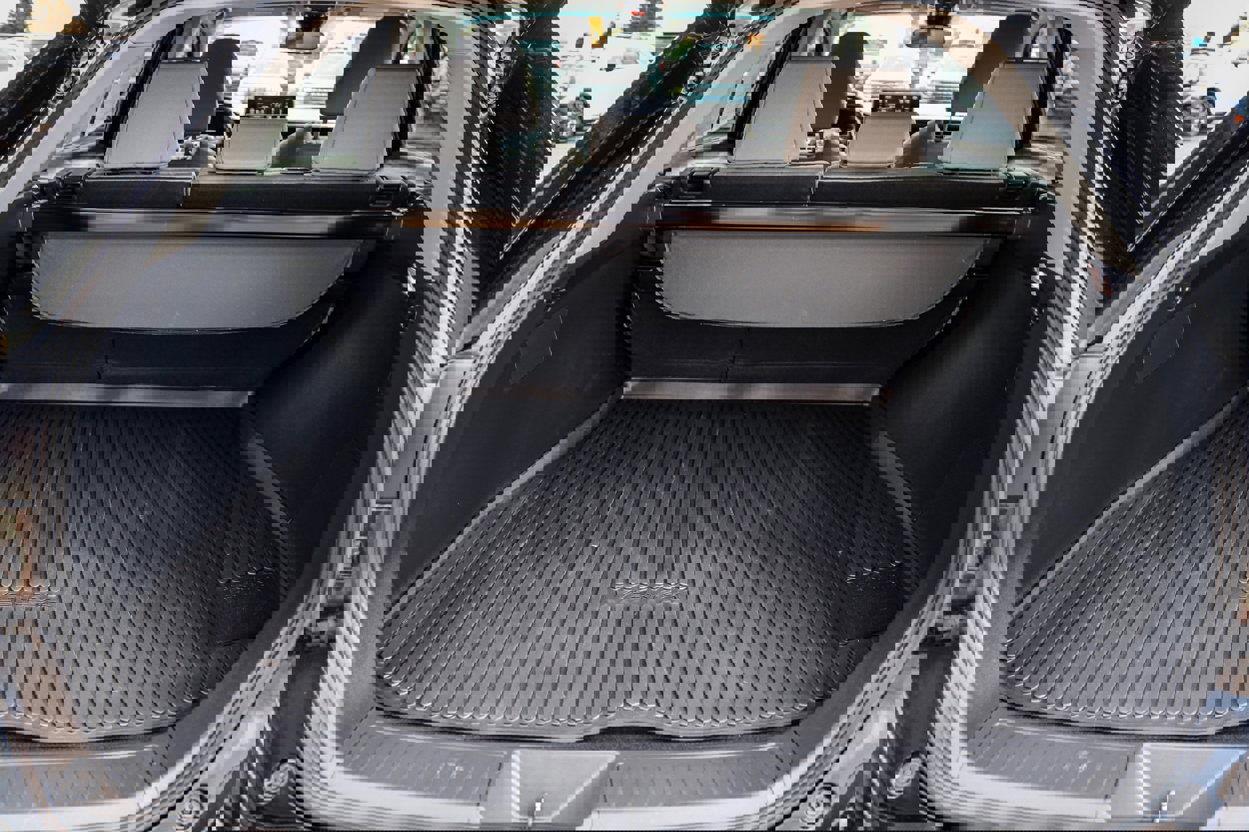 Used 2021 Toyota Venza LE image 8