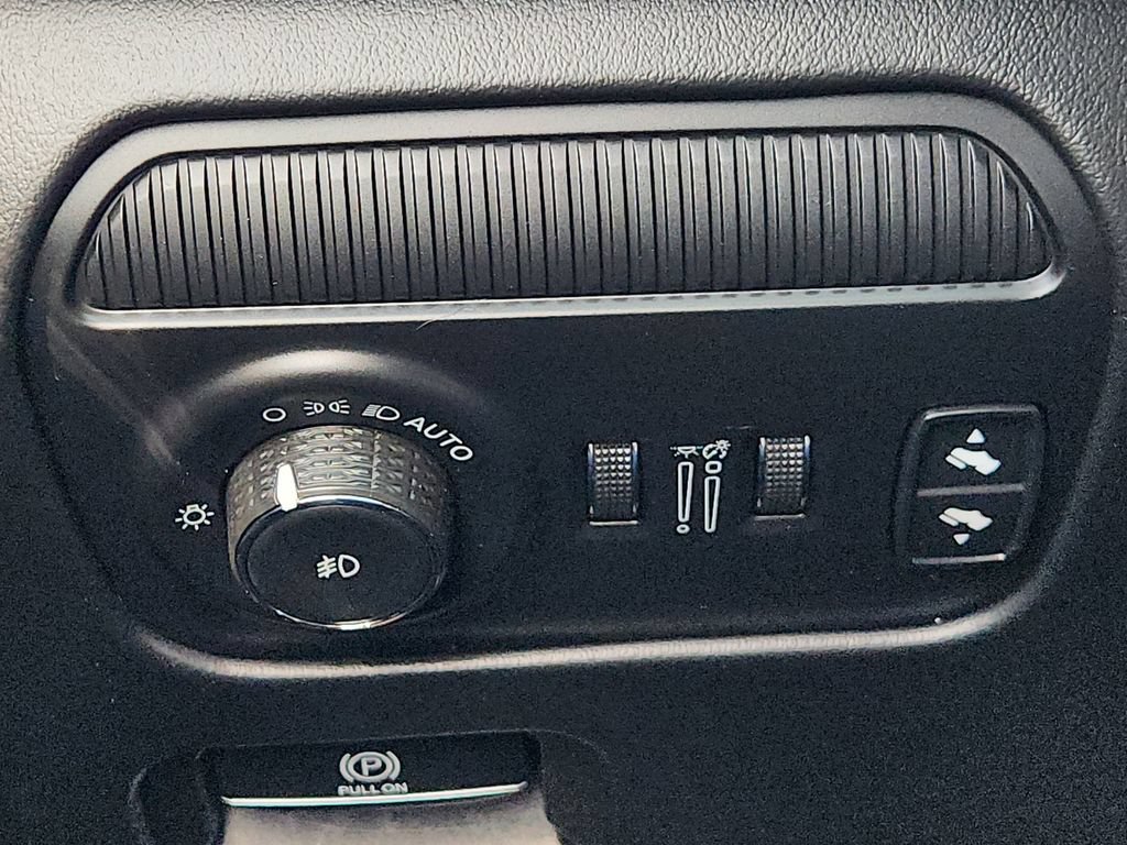 Used 2022 Jeep Grand Wagoneer Series III AWD/4WD image 22