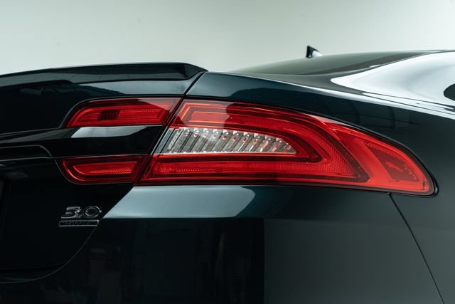Used 2015 Jaguar XF Sport AWD/4WD image 15
