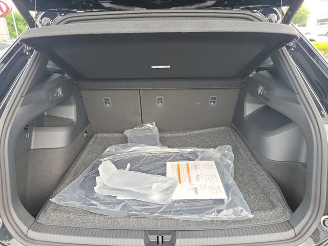 New 2026 Volkswagen Tiguan SEL R-Line AWD/4WD image 8