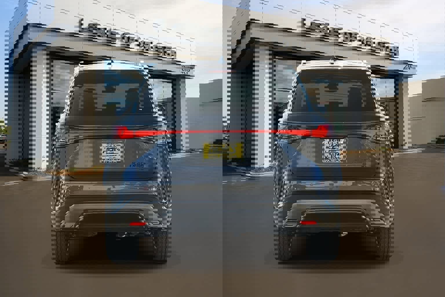 New 2026 Lexus RX 450h Luxury image 3