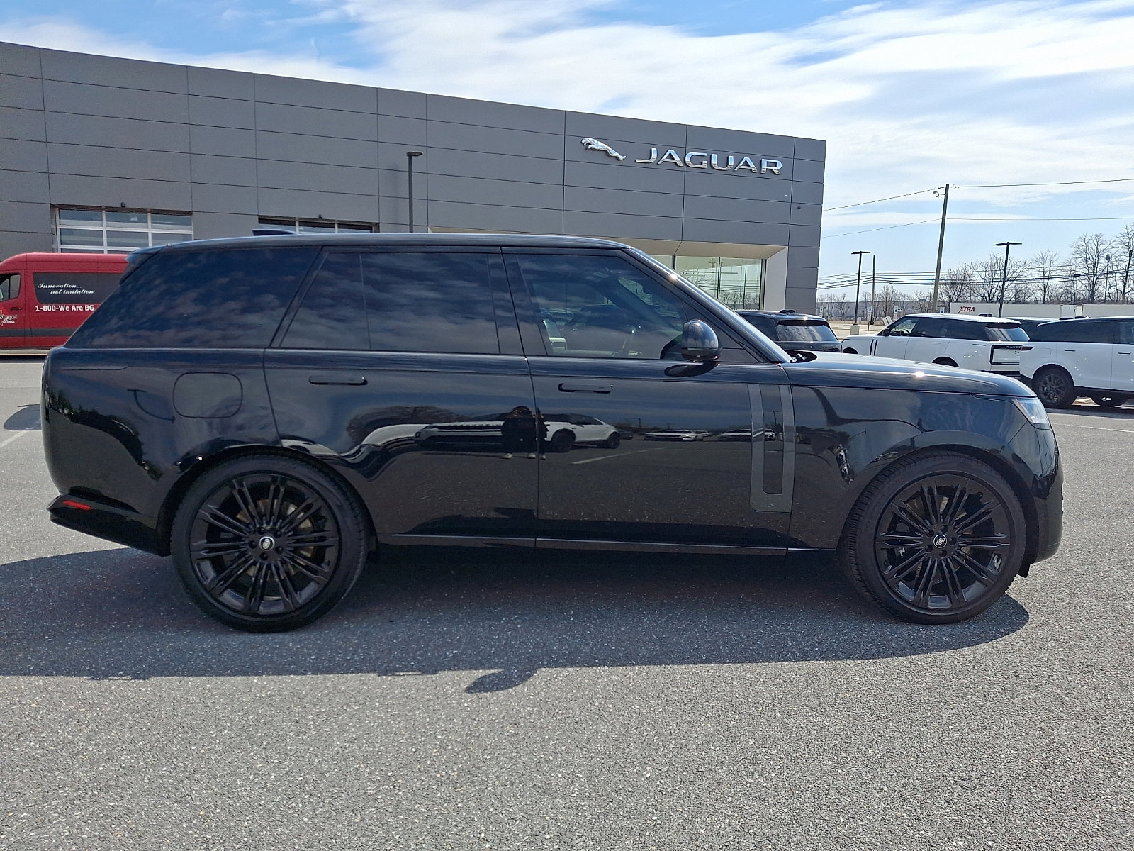 Used 2024 Land Rover Range Rover Autobiography image 7