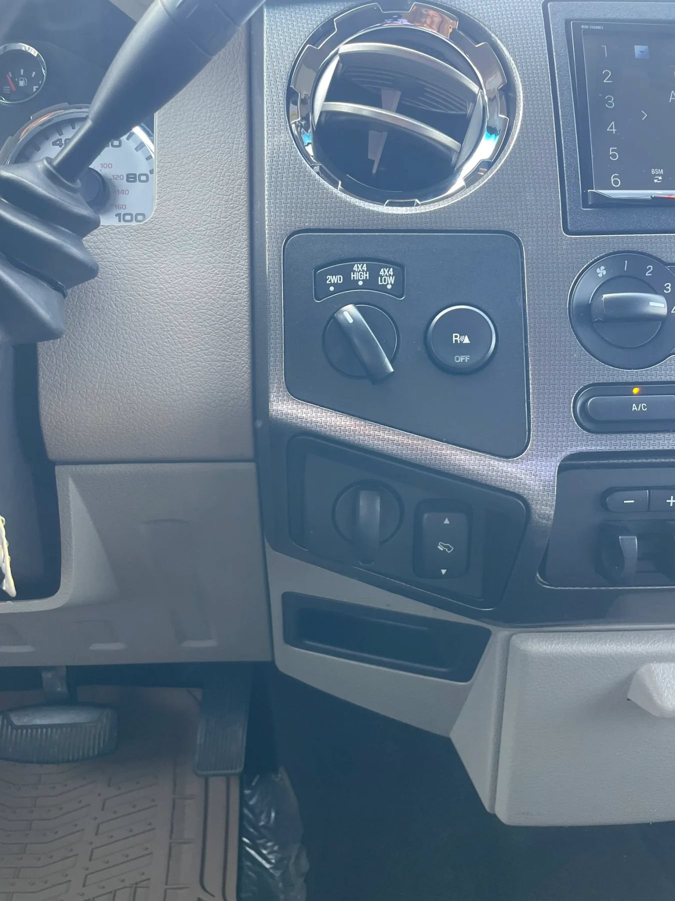 Used 2009 Ford F250 FX4 AWD/4WD image 28
