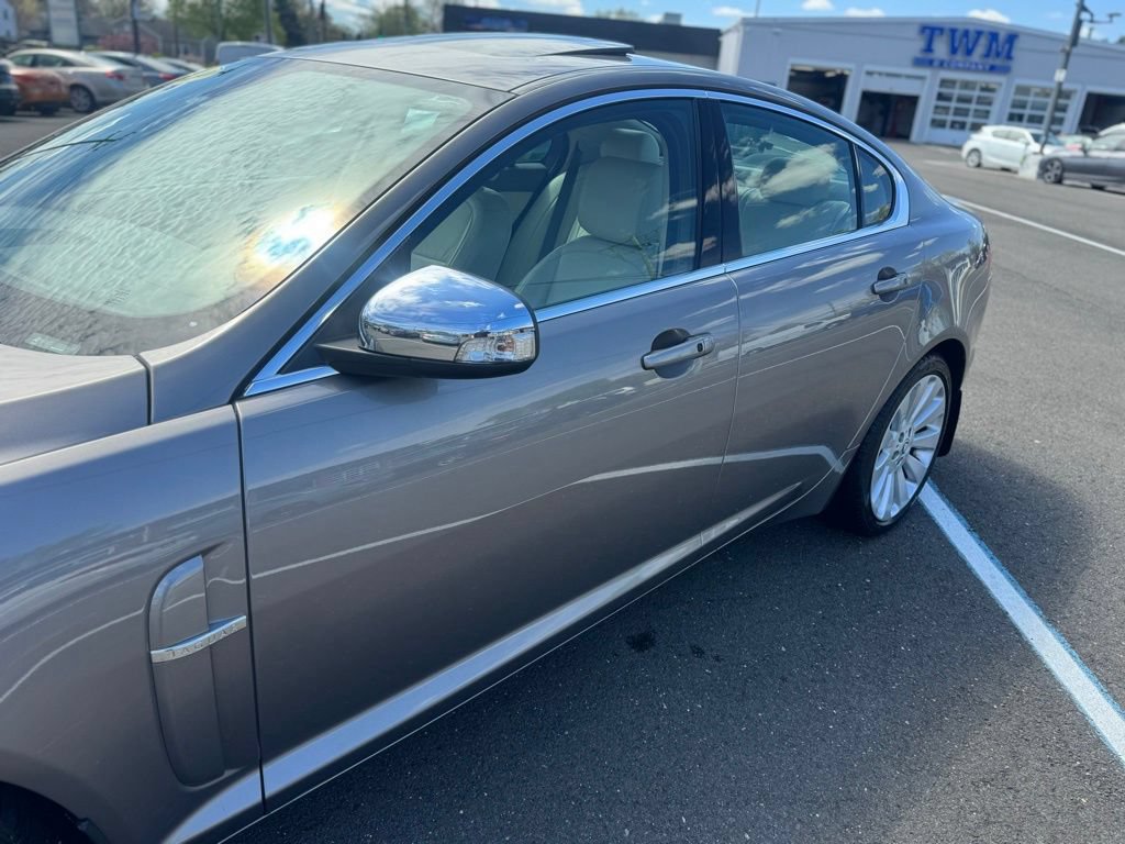 Used 2009 Jaguar XF Premium RWD image 11