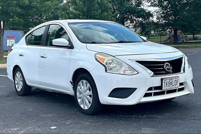 Used 2017 Nissan Versa SV FWD image 2