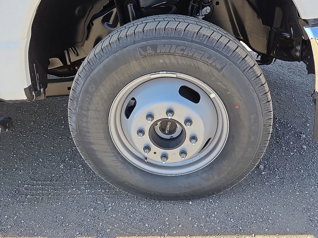 New 2026 Ford F350 XL w/ XL Chrome Package image 7