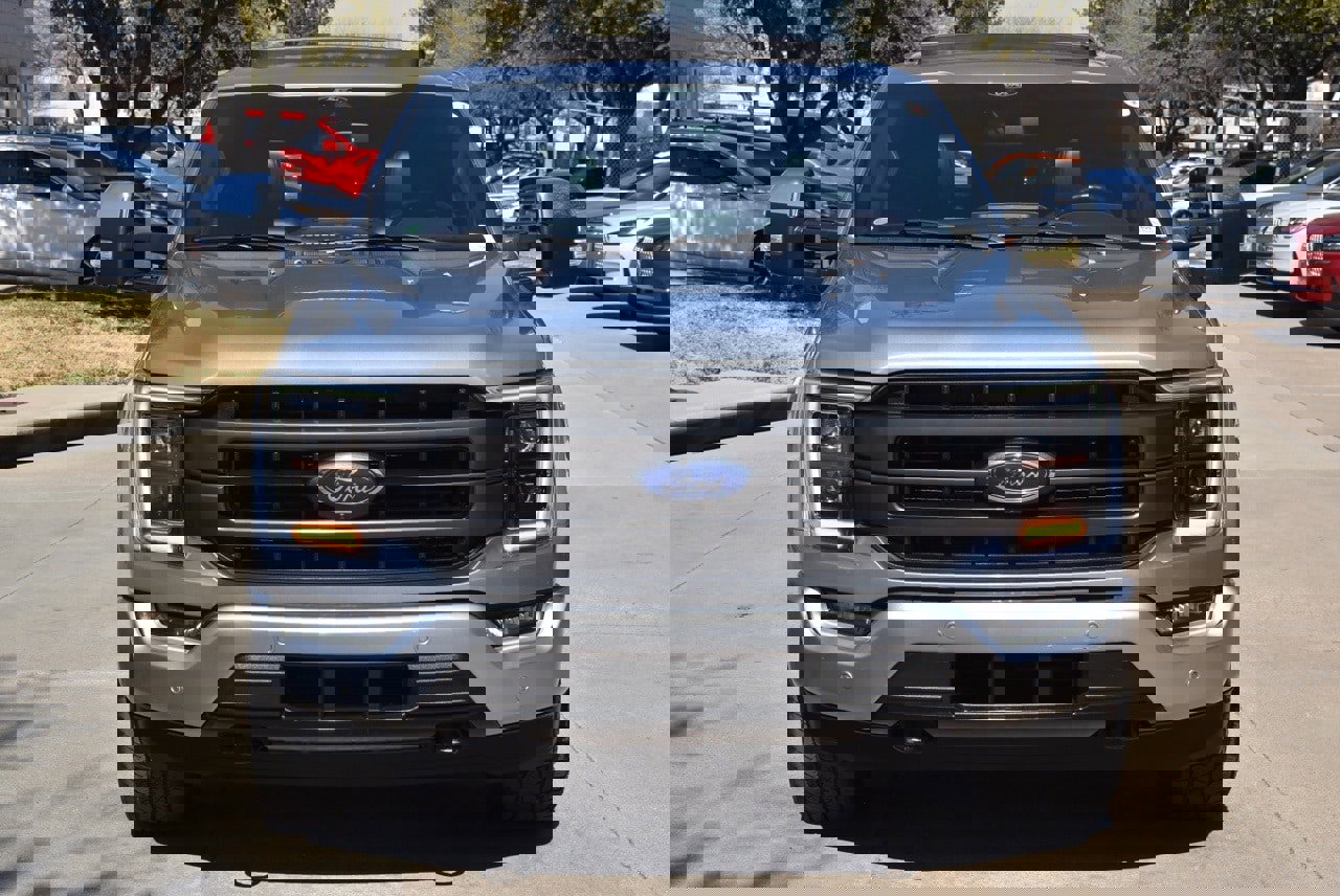 Certified 2022 Ford F150 Lariat w/ Equipment Group 502A High image 3