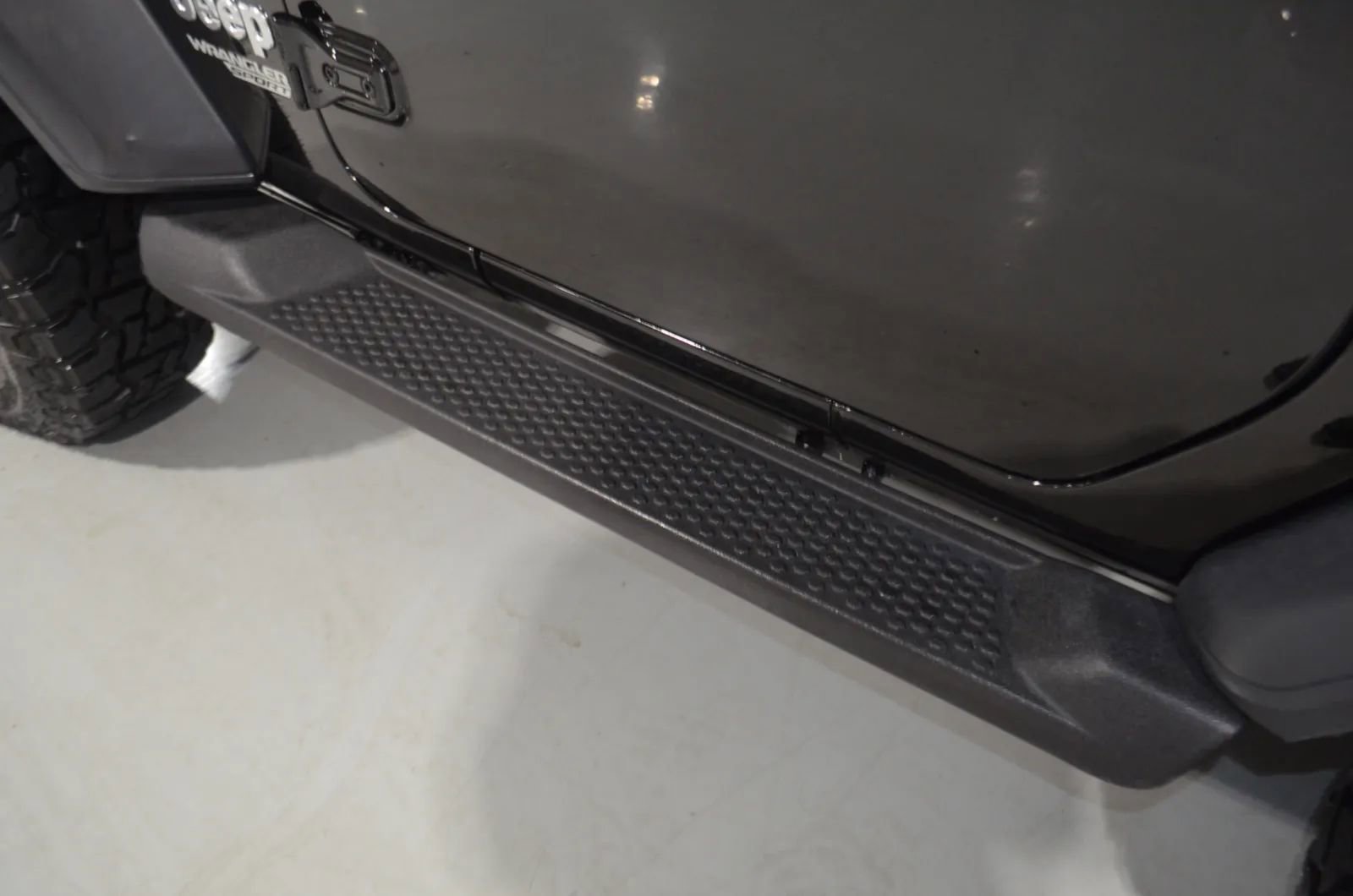 Used 2020 Jeep Wrangler Sport image 12