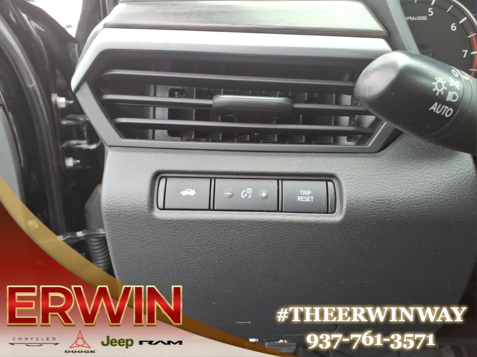 Used 2025 Nissan Altima 2.5 SV FWD image 15
