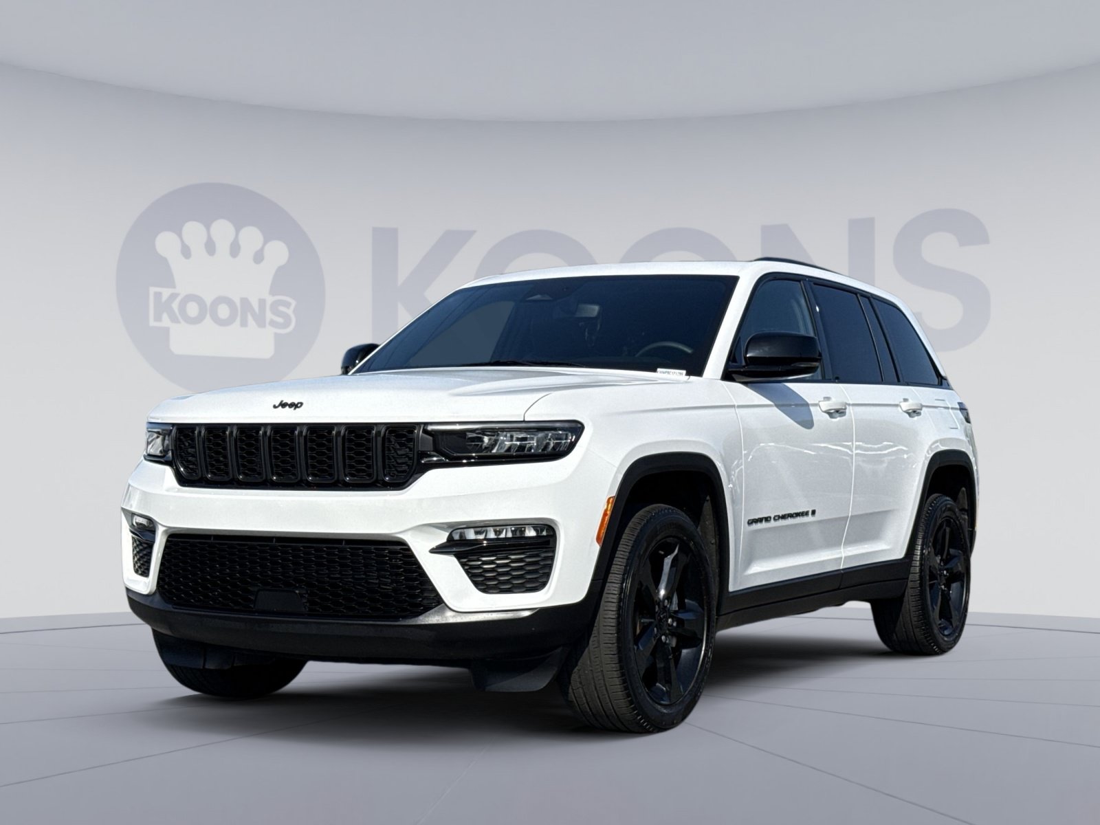 Used 2024 Jeep Grand Cherokee Limited w/ Black Appearance Package AWD/4WD image 1